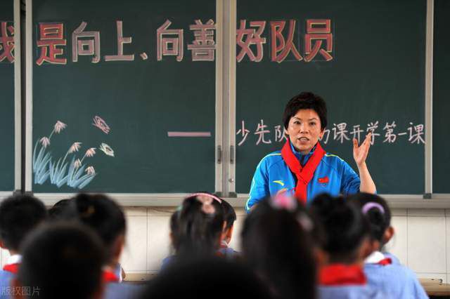 除了古天乐和周冬雨之外，参演这部电影的还有包贝尔、郭碧婷、陈学冬等人，不过参考古天乐此前的古装喜剧电影，这部电影的票房估计不会太高，不过这部电影的主题曲的演唱人选却是锦鲤杨超越